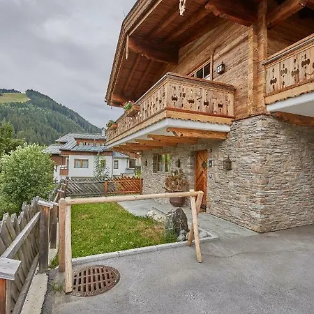 Panorama Chalets *